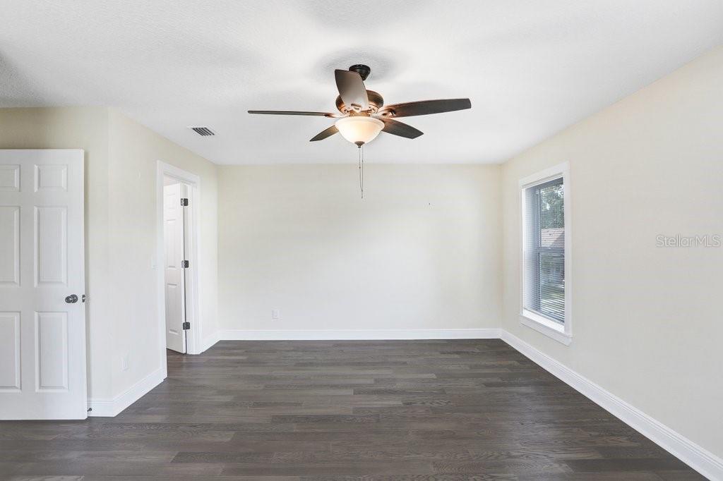 Image 13 of 25 For 4209 Woodlawn Avenue