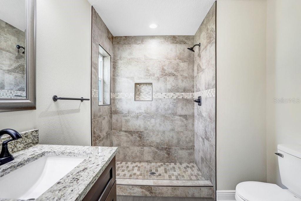 Image 15 of 25 For 4209 Woodlawn Avenue