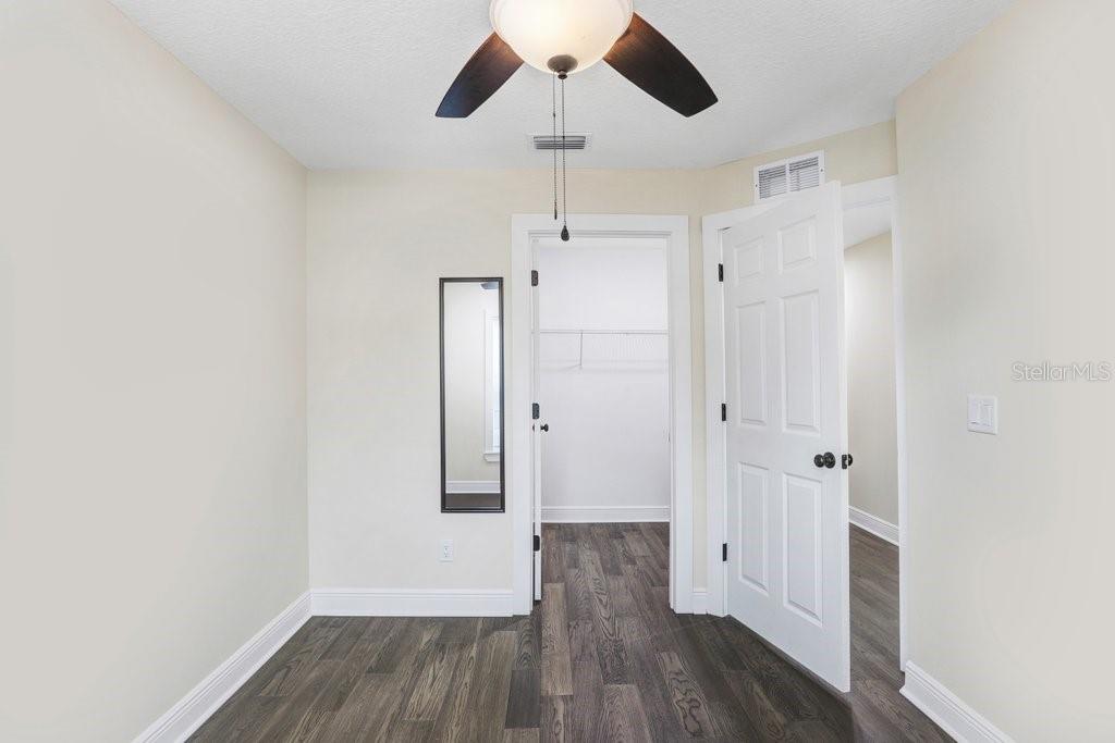 Image 21 of 25 For 4209 Woodlawn Avenue