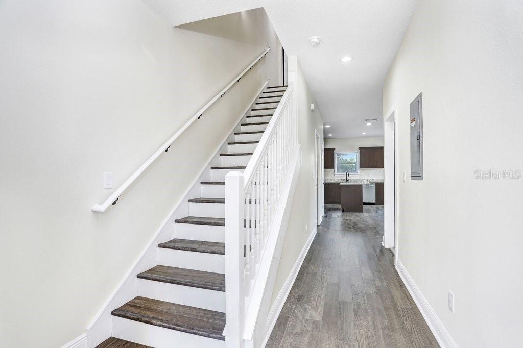 Image 4 of 25 For 4209 Woodlawn Avenue