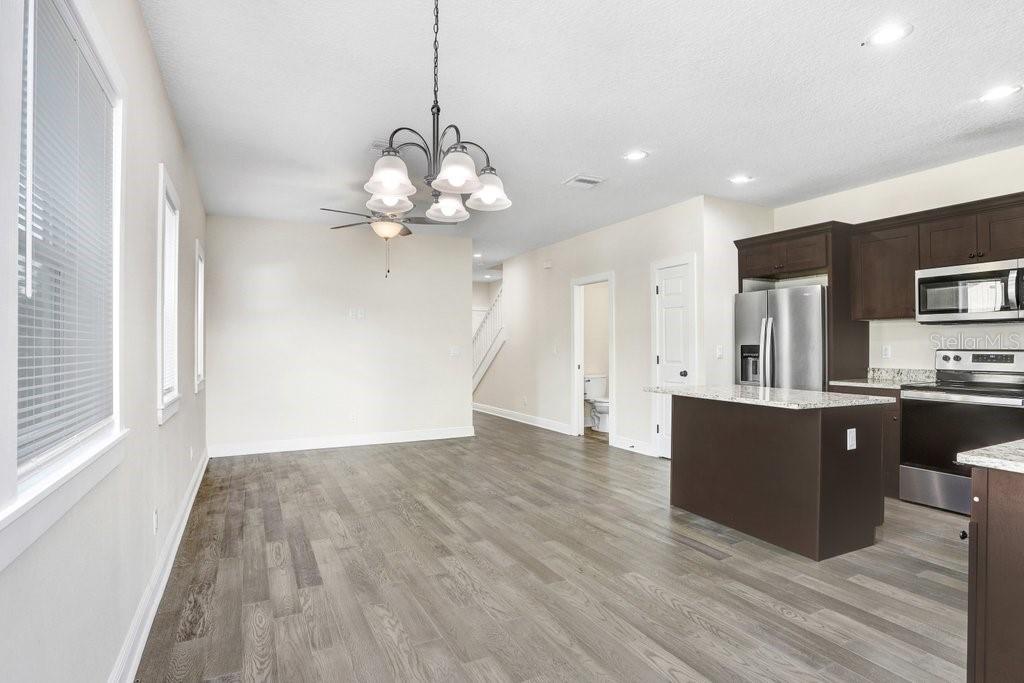 Image 7 of 25 For 4209 Woodlawn Avenue