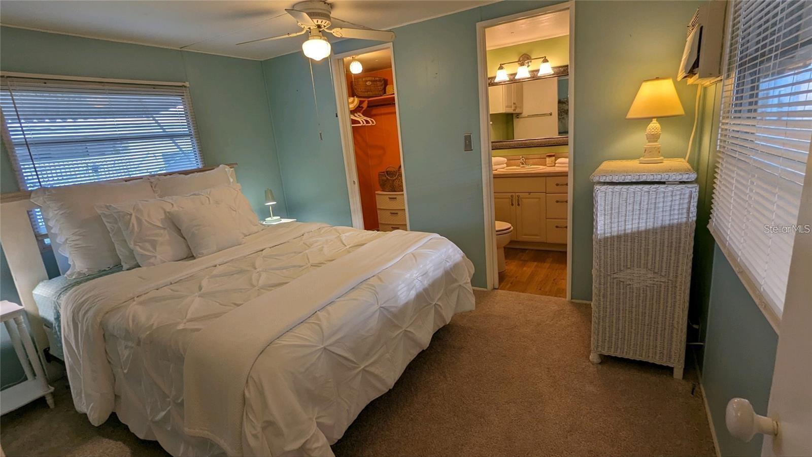 Image 13 of 36 For 4221 11th Street E