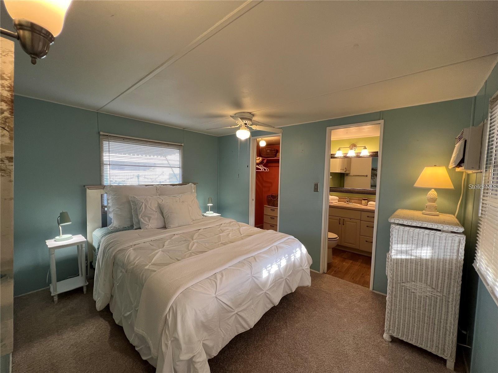 Image 14 of 36 For 4221 11th Street E