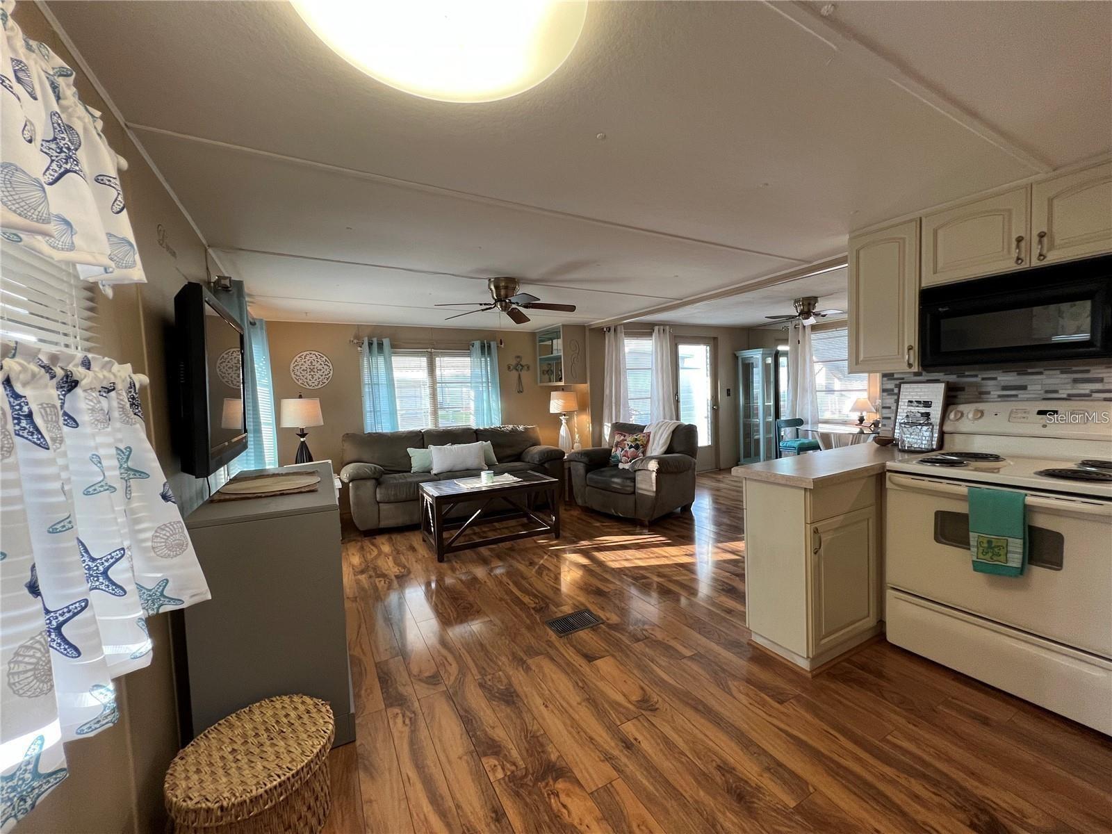 Image 9 of 36 For 4221 11th Street E