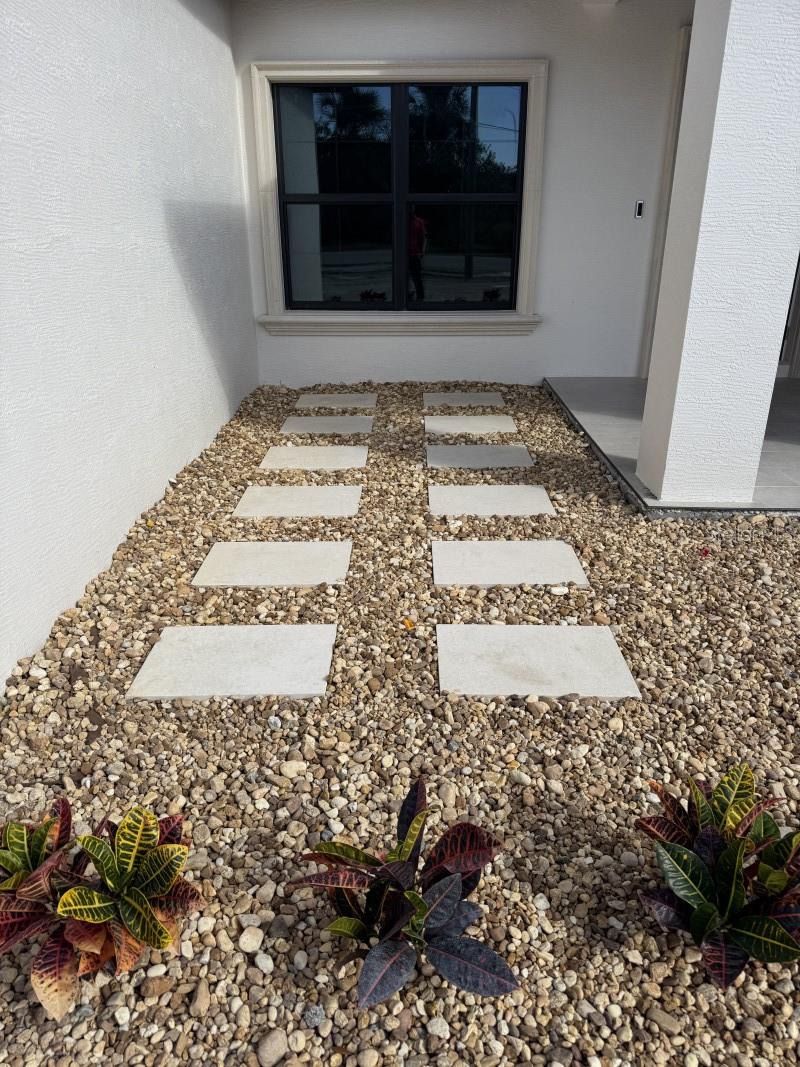 Image 5 of 31 For 1911 7th Avenue