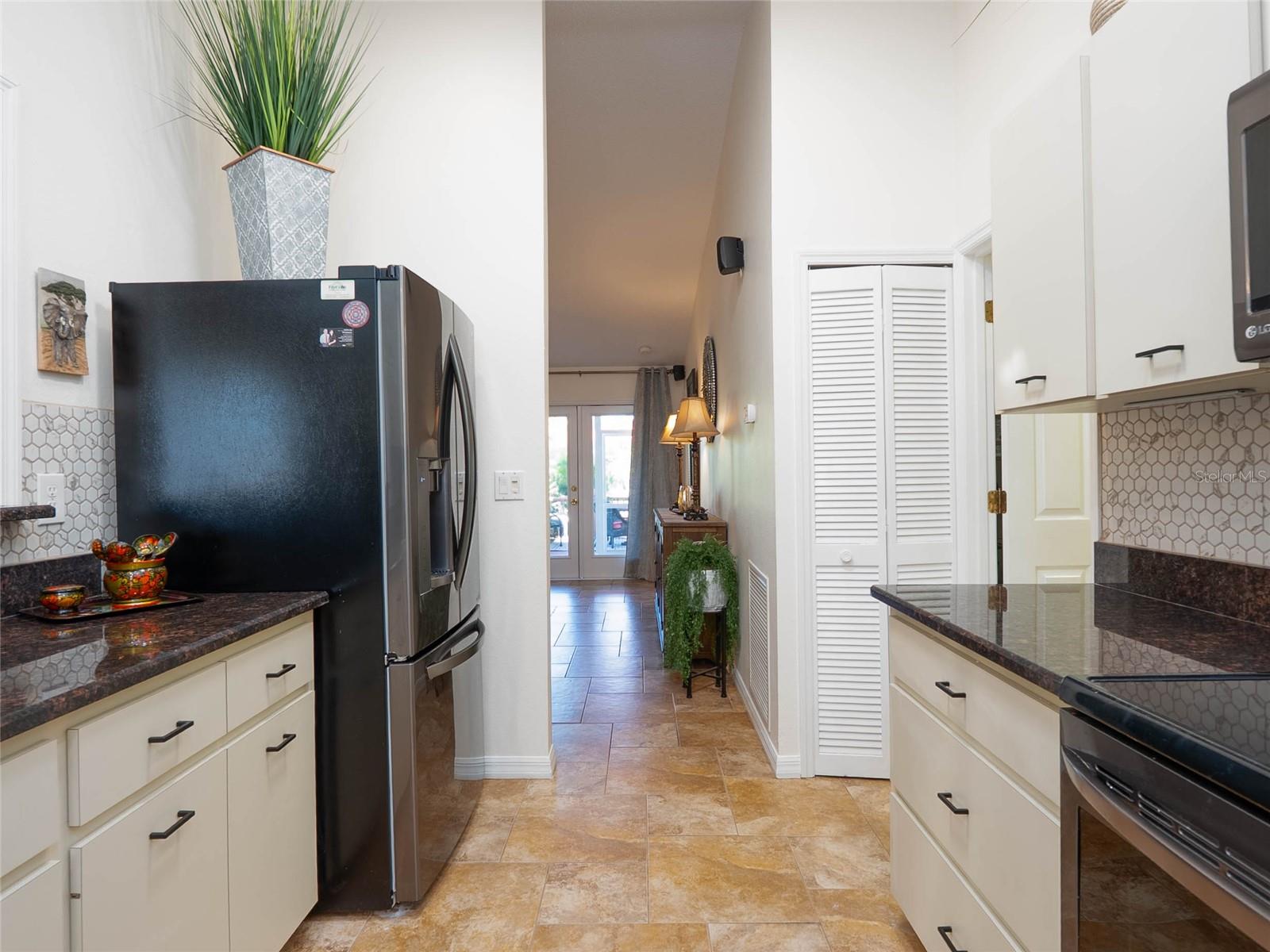 Image 21 of 68 For 2144 Black Oak Court