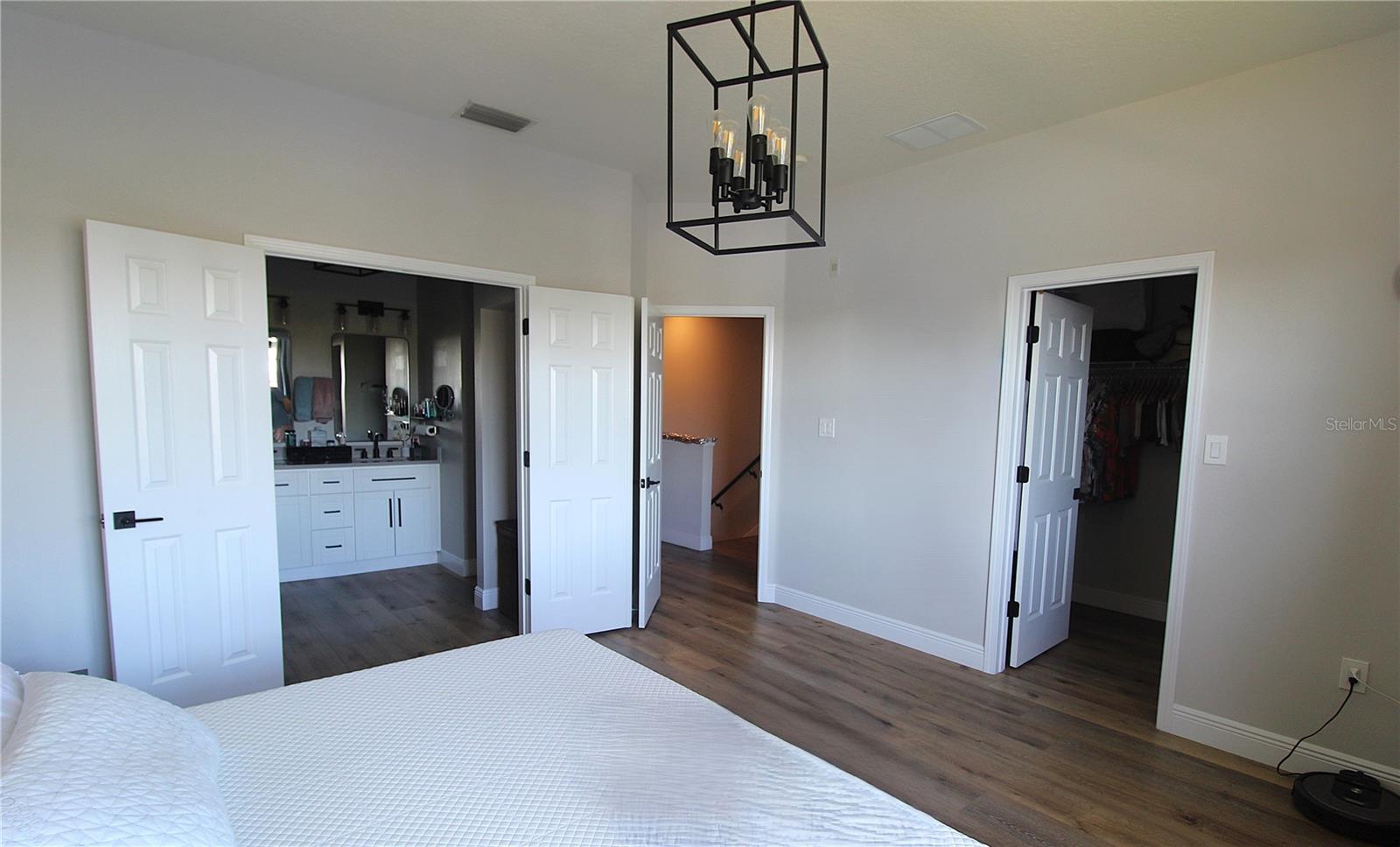 Image 10 of 21 For 3806 Parkridge Circle 21-105