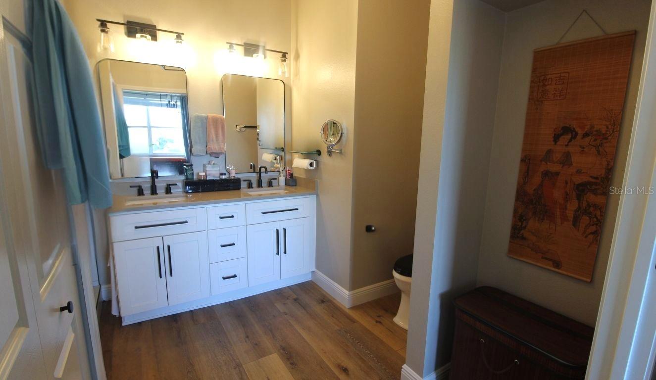 Image 11 of 21 For 3806 Parkridge Circle 21-105