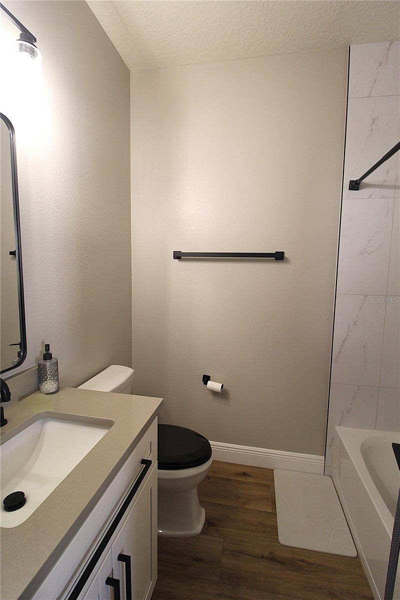 Image 13 of 21 For 3806 Parkridge Circle 21-105