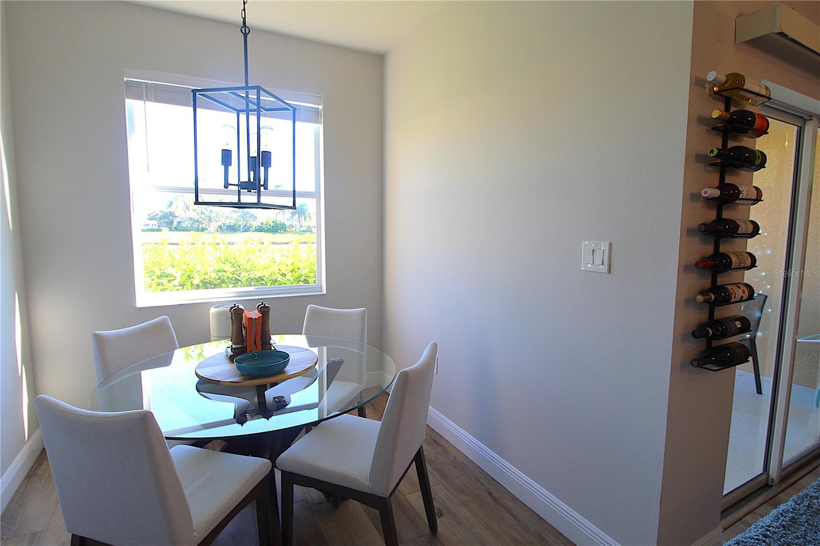 Image 5 of 21 For 3806 Parkridge Circle 21-105