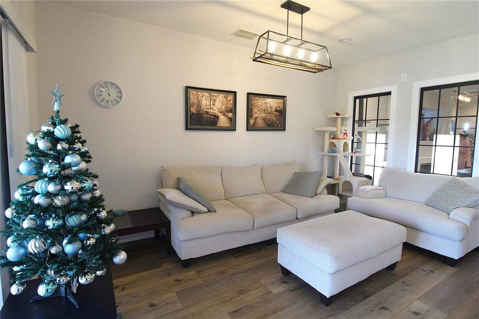 Image 6 of 21 For 3806 Parkridge Circle 21-105