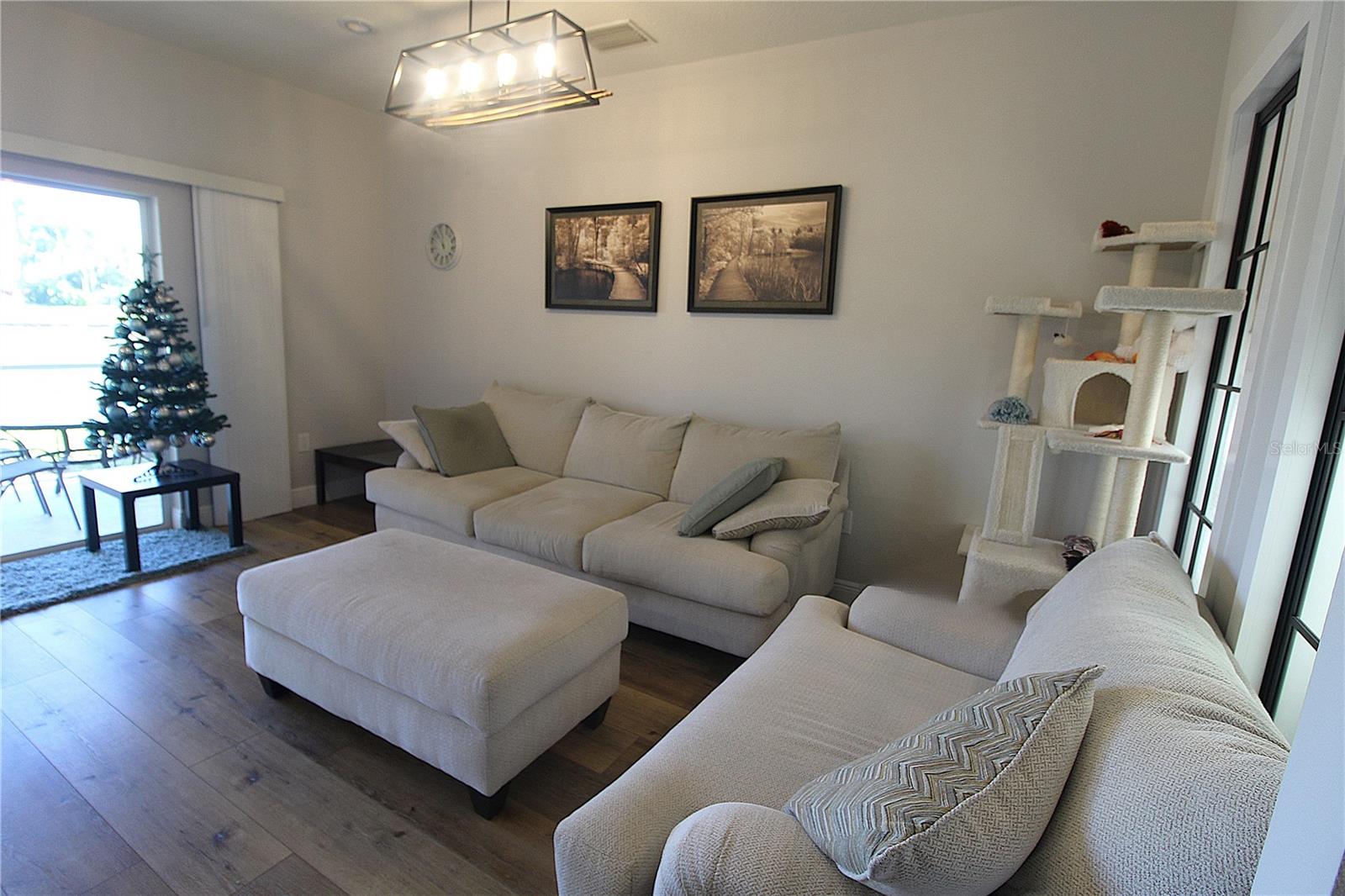 Image 7 of 21 For 3806 Parkridge Circle 21-105