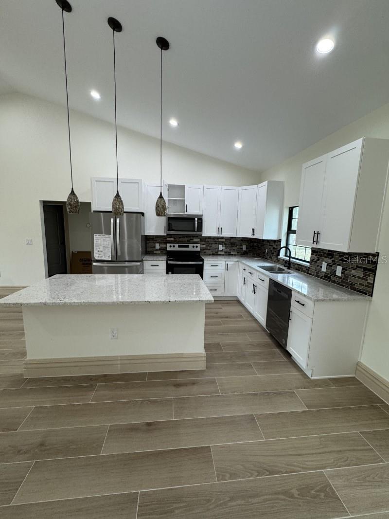 Image 18 of 42 For 2383 2nd Court