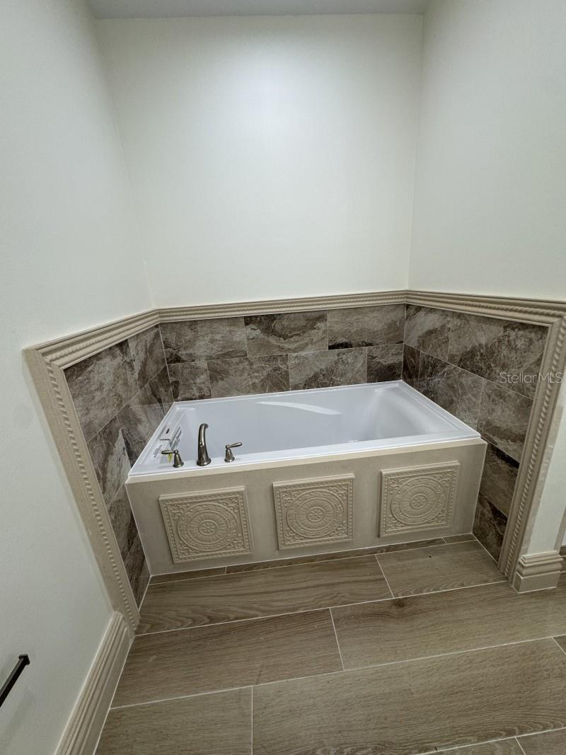 Image 25 of 42 For 2383 2nd Court