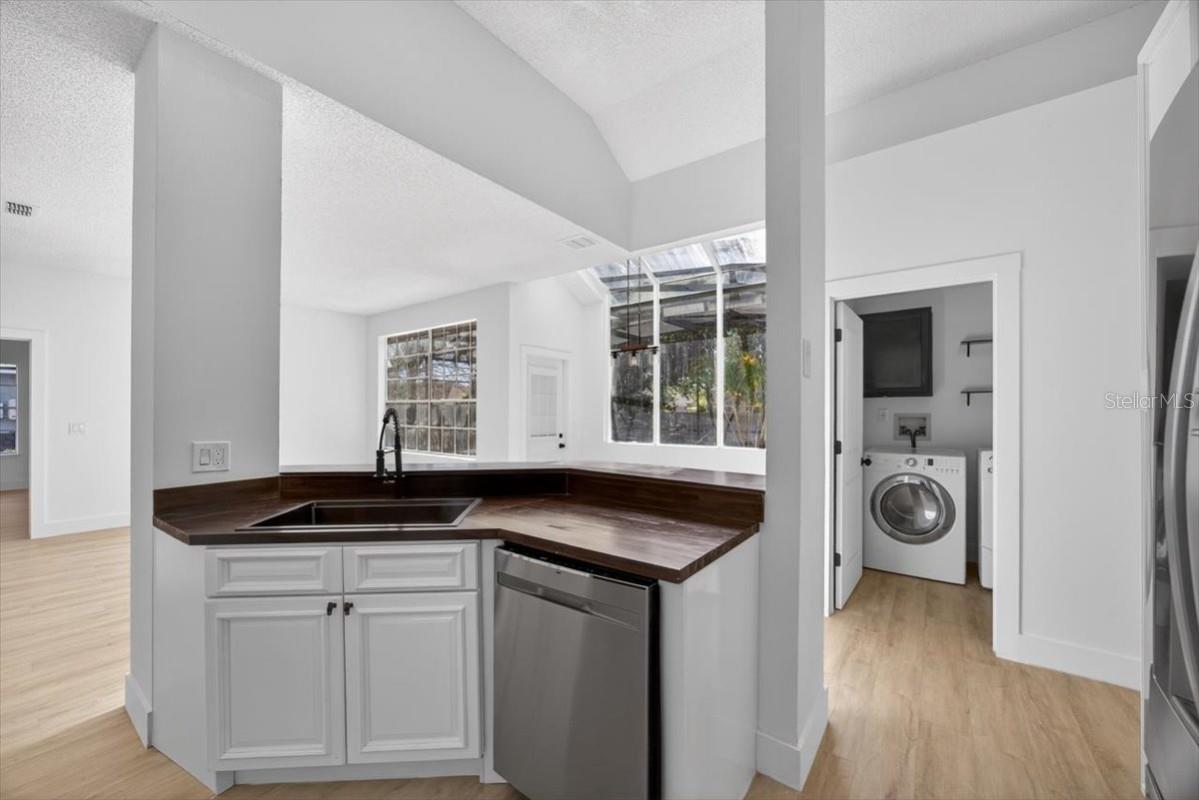 Image 12 of 25 For 8618 Valley Ridge Court