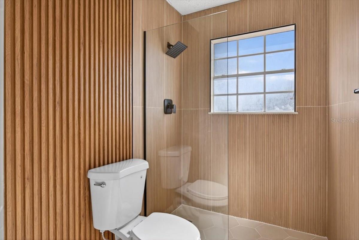 Image 19 of 25 For 8618 Valley Ridge Court