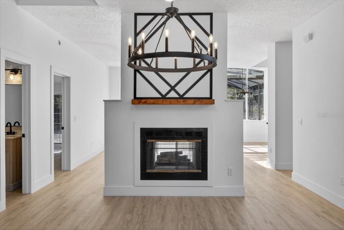 Image 4 of 25 For 8618 Valley Ridge Court