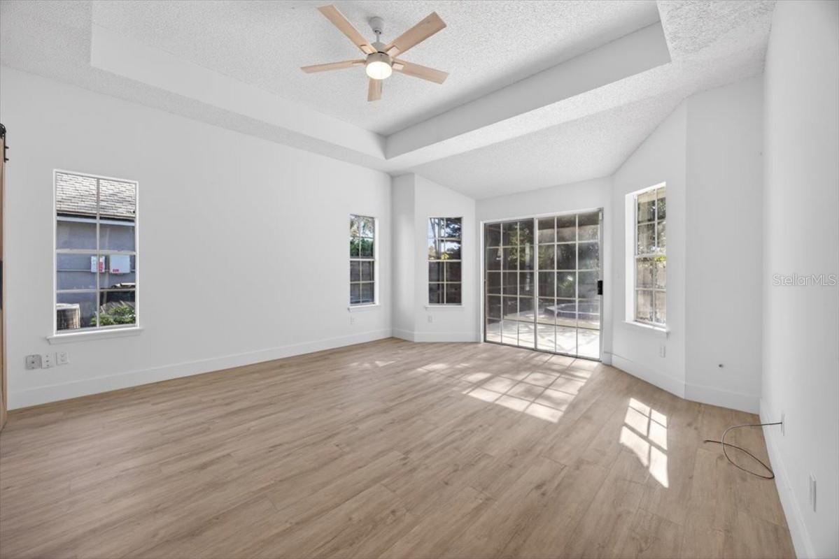 Image 7 of 25 For 8618 Valley Ridge Court