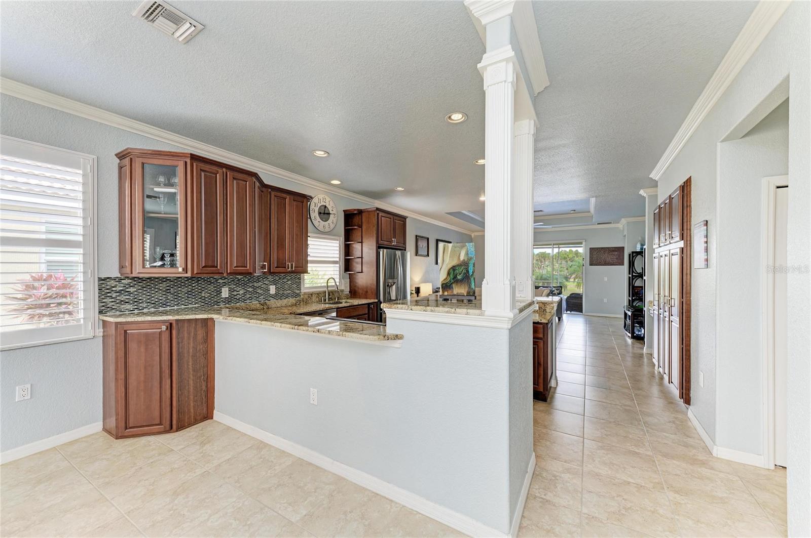 Image 16 of 81 For 212 River Enclave Court