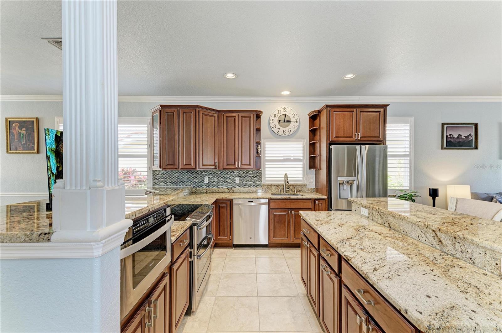 Image 18 of 81 For 212 River Enclave Court