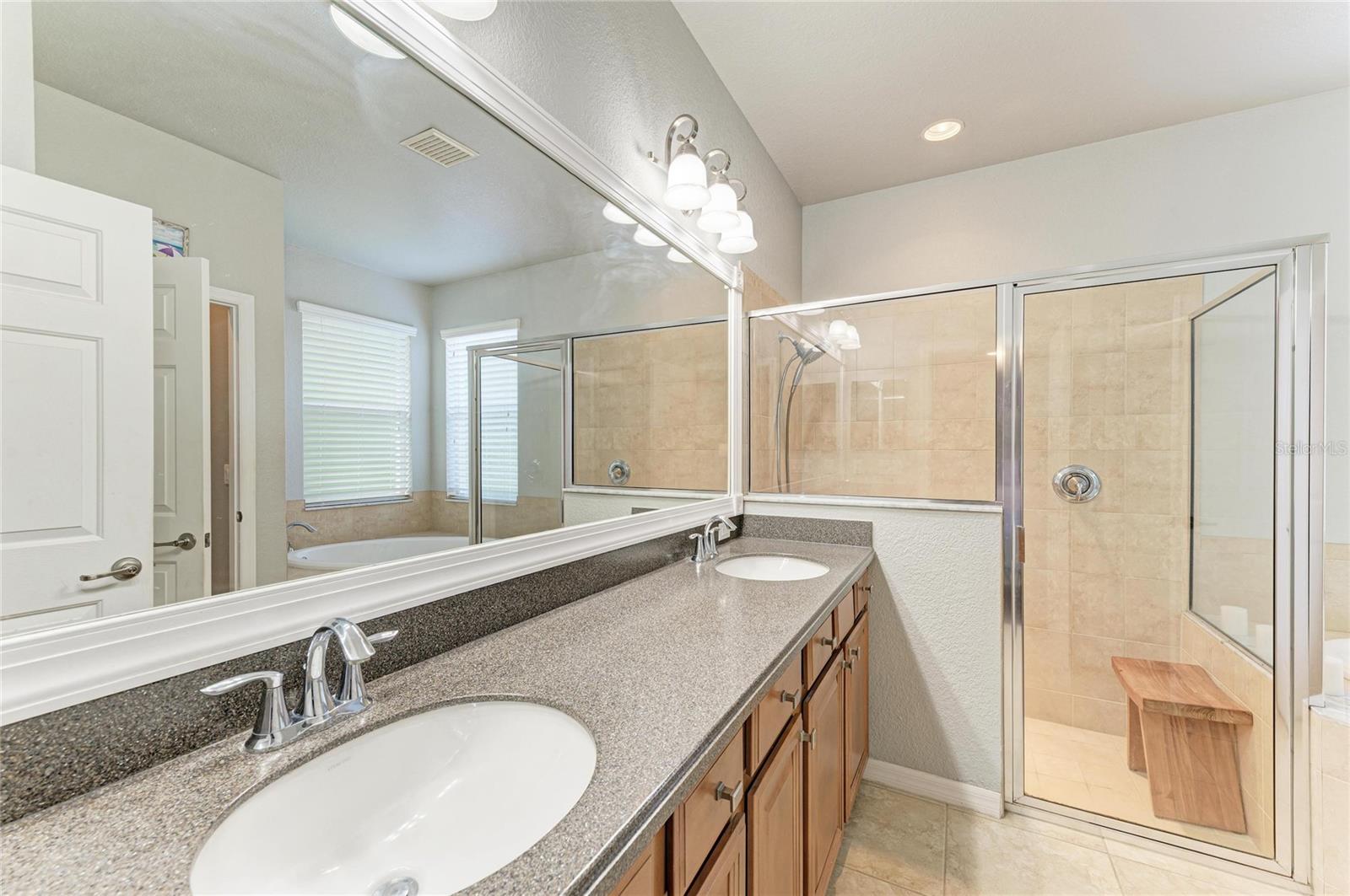 Image 29 of 81 For 212 River Enclave Court