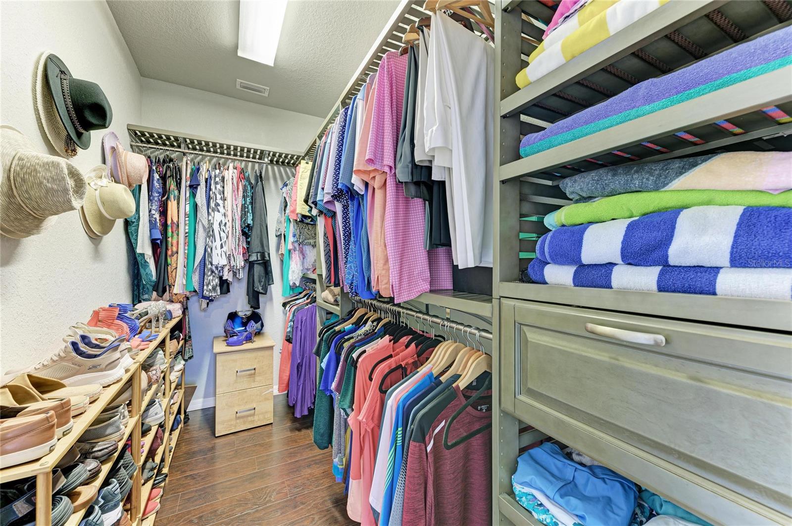 Image 33 of 81 For 212 River Enclave Court