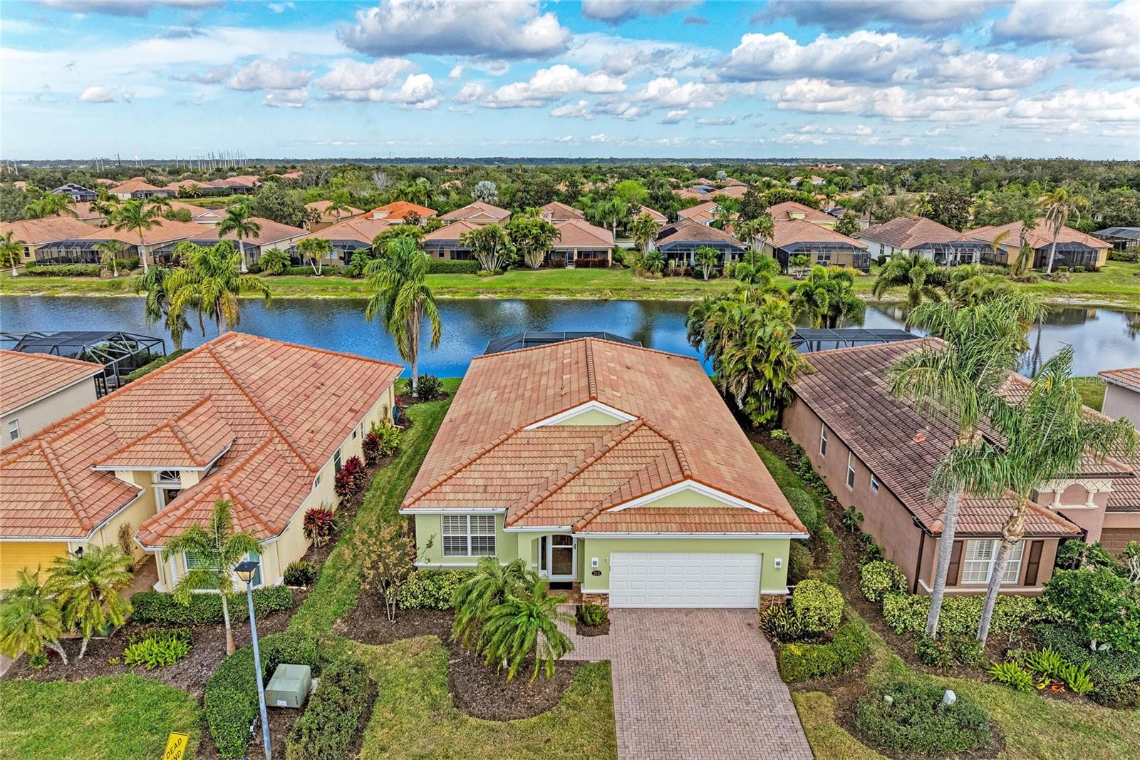 Image 54 of 81 For 212 River Enclave Court