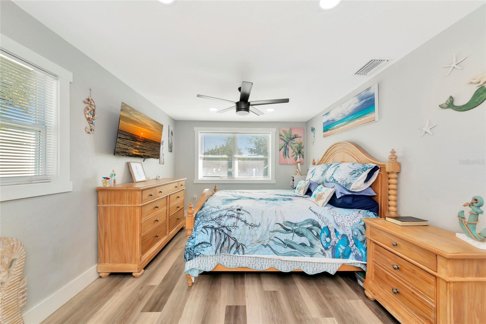 Image 22 of 68 For 1410 35th Street W