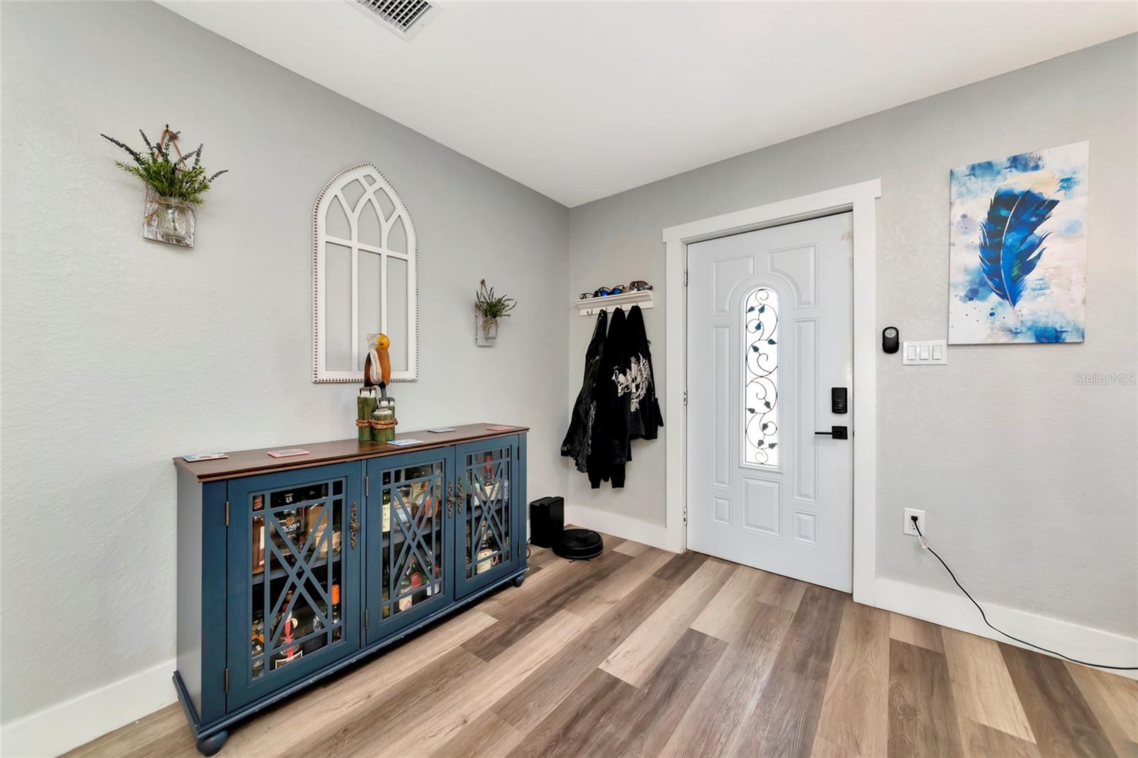 Image 4 of 68 For 1410 35th Street W