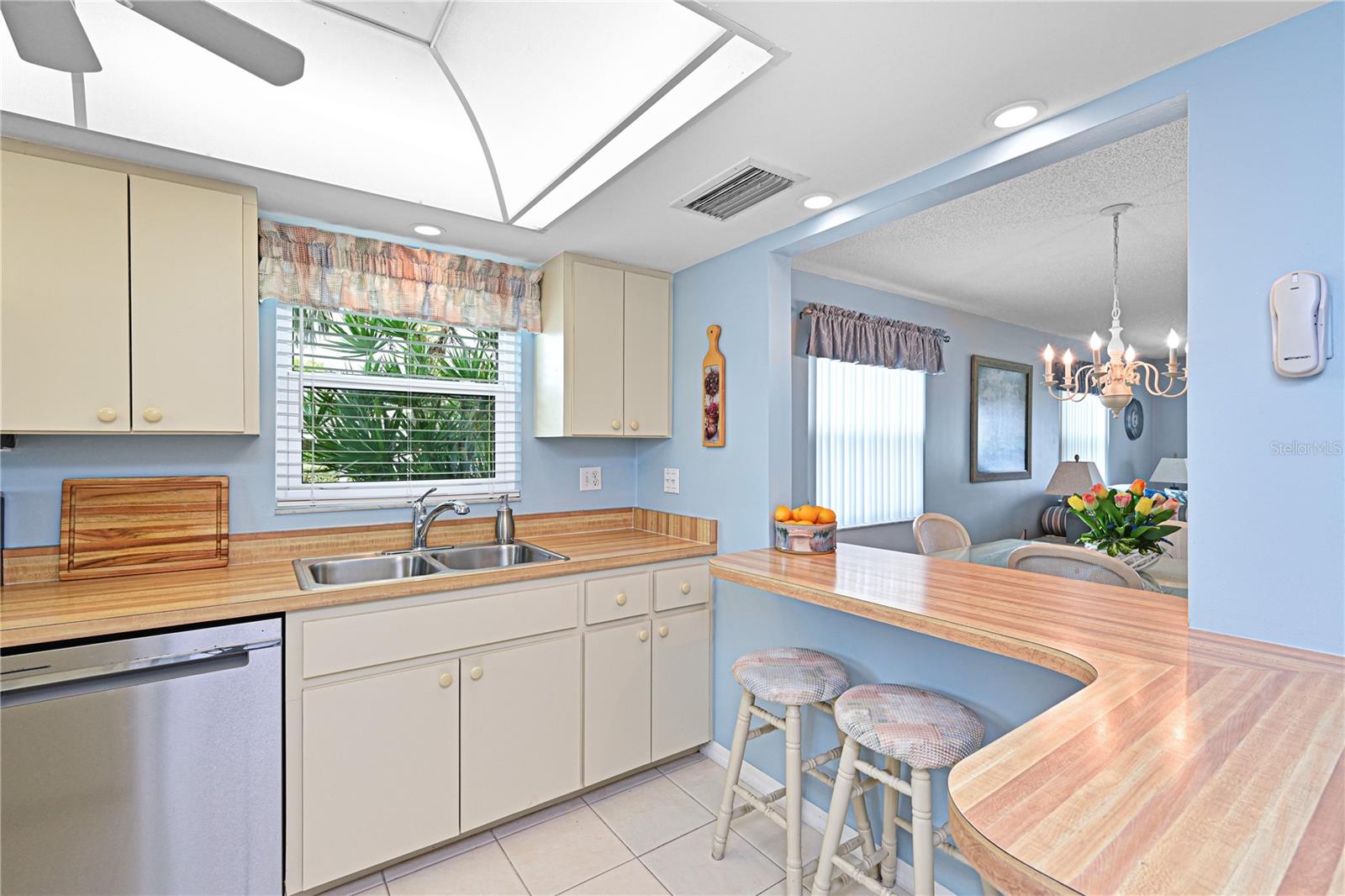 Image 17 of 79 For 4409 Mount Vernon Drive