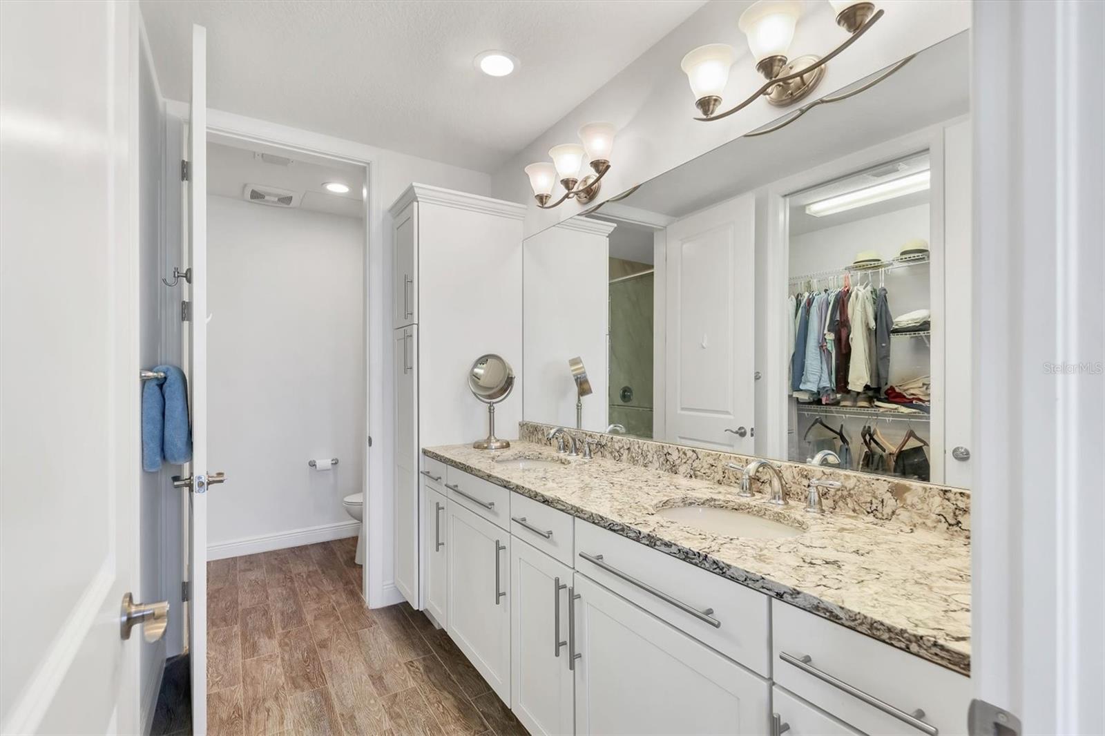 Image 18 of 54 For 391 Aruba Circle 401