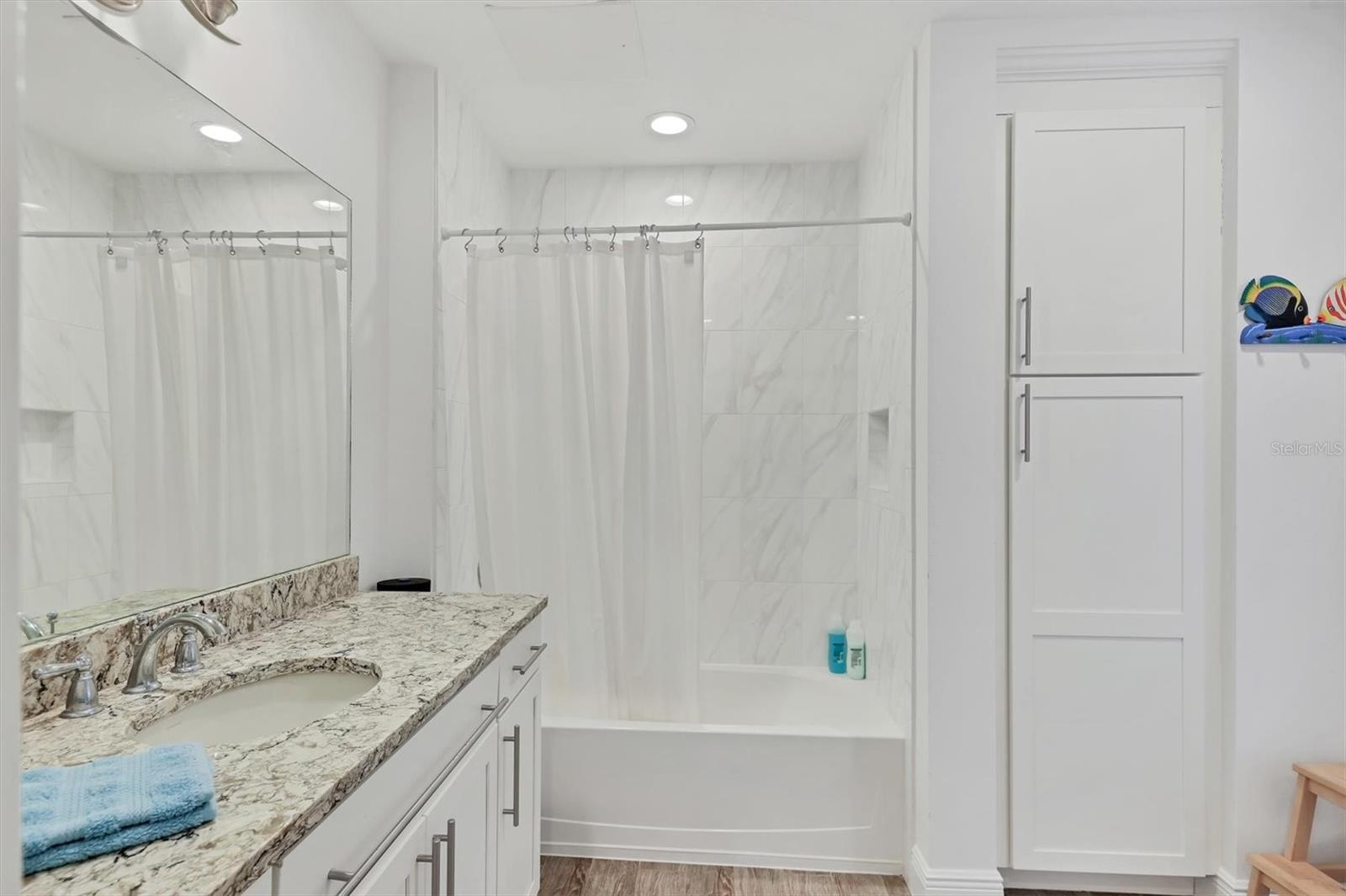 Image 19 of 54 For 391 Aruba Circle 401