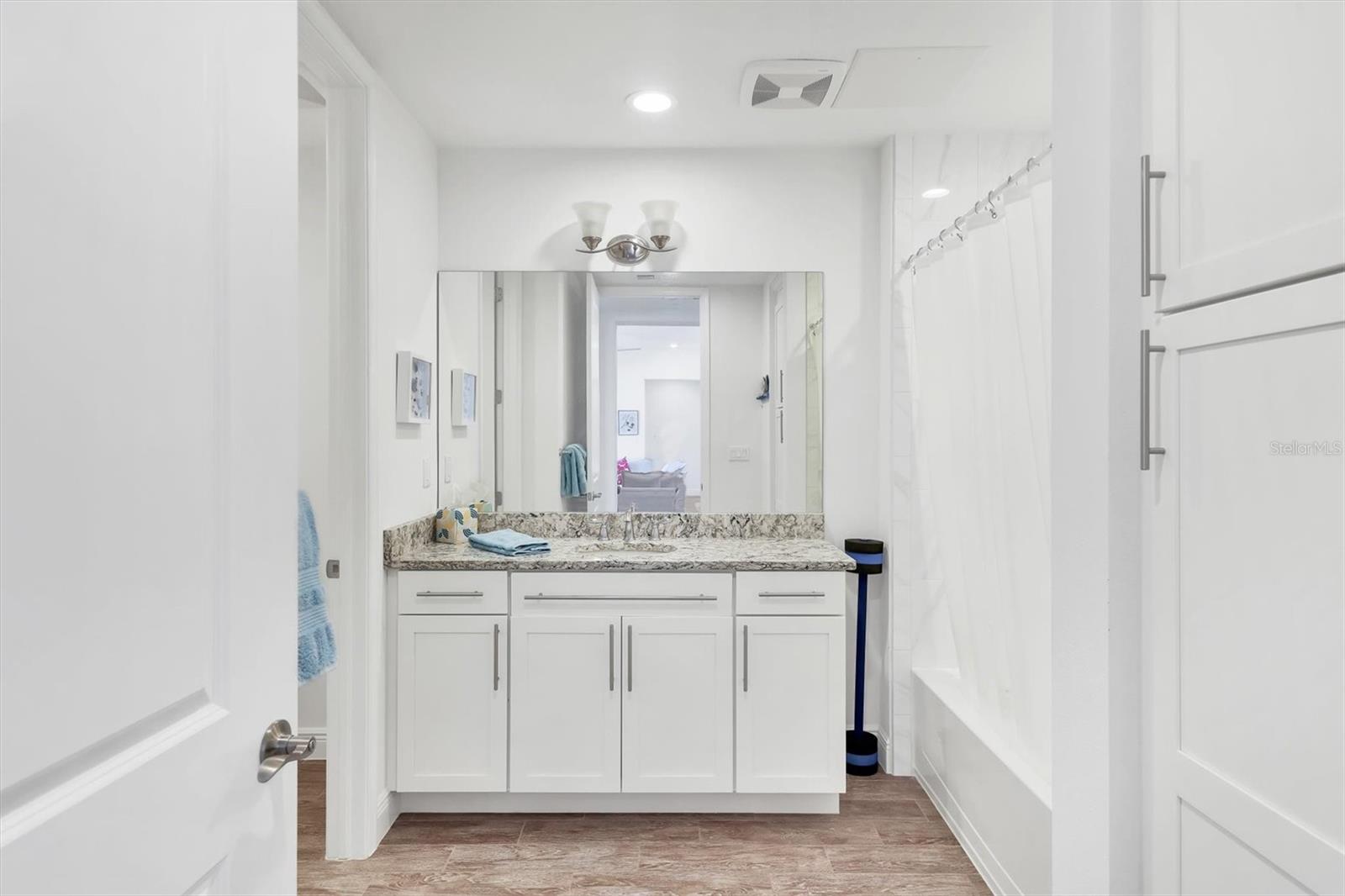 Image 23 of 54 For 391 Aruba Circle 401