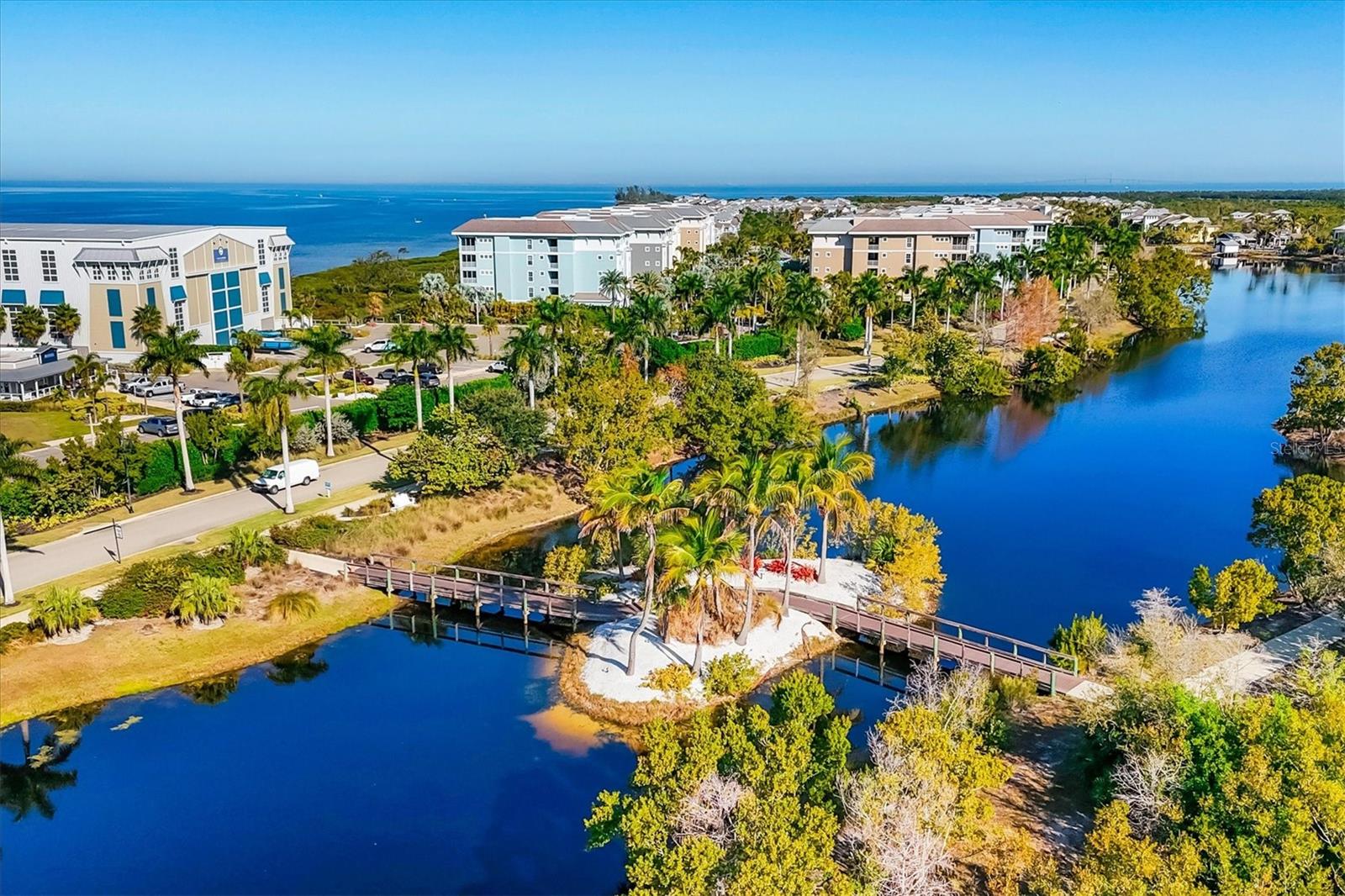 Image 33 of 54 For 391 Aruba Circle 401