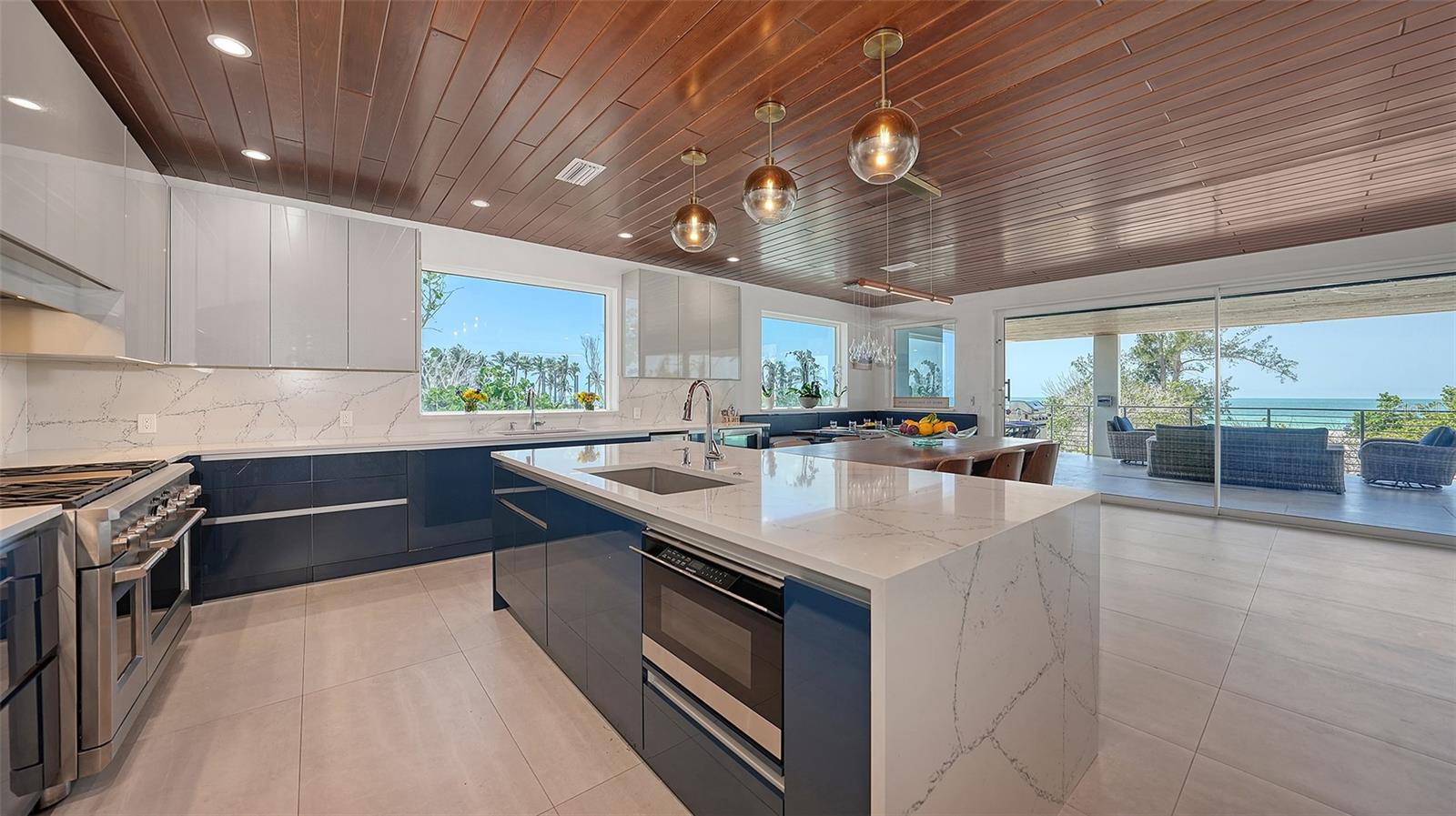 Image 12 of 60 For 6381 Gulf Of Mexico Drive