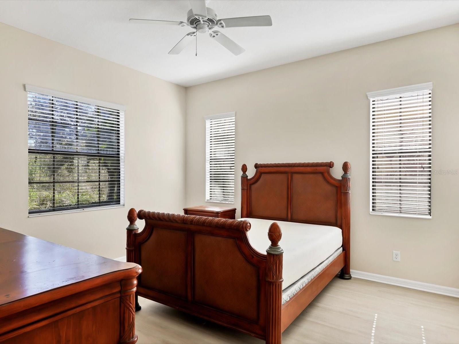 Image 20 of 38 For 7230 Belleisle Glen