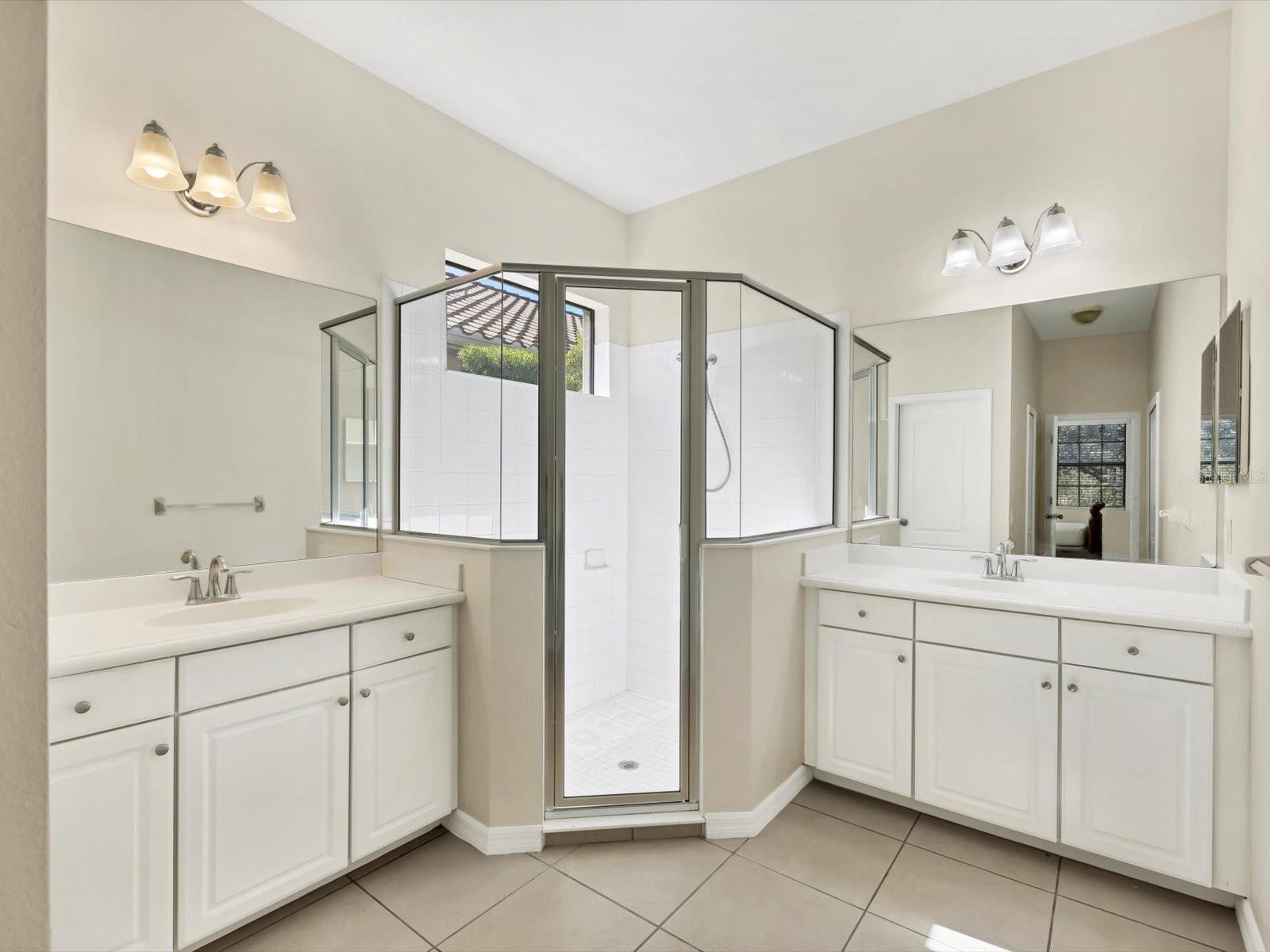 Image 22 of 38 For 7230 Belleisle Glen