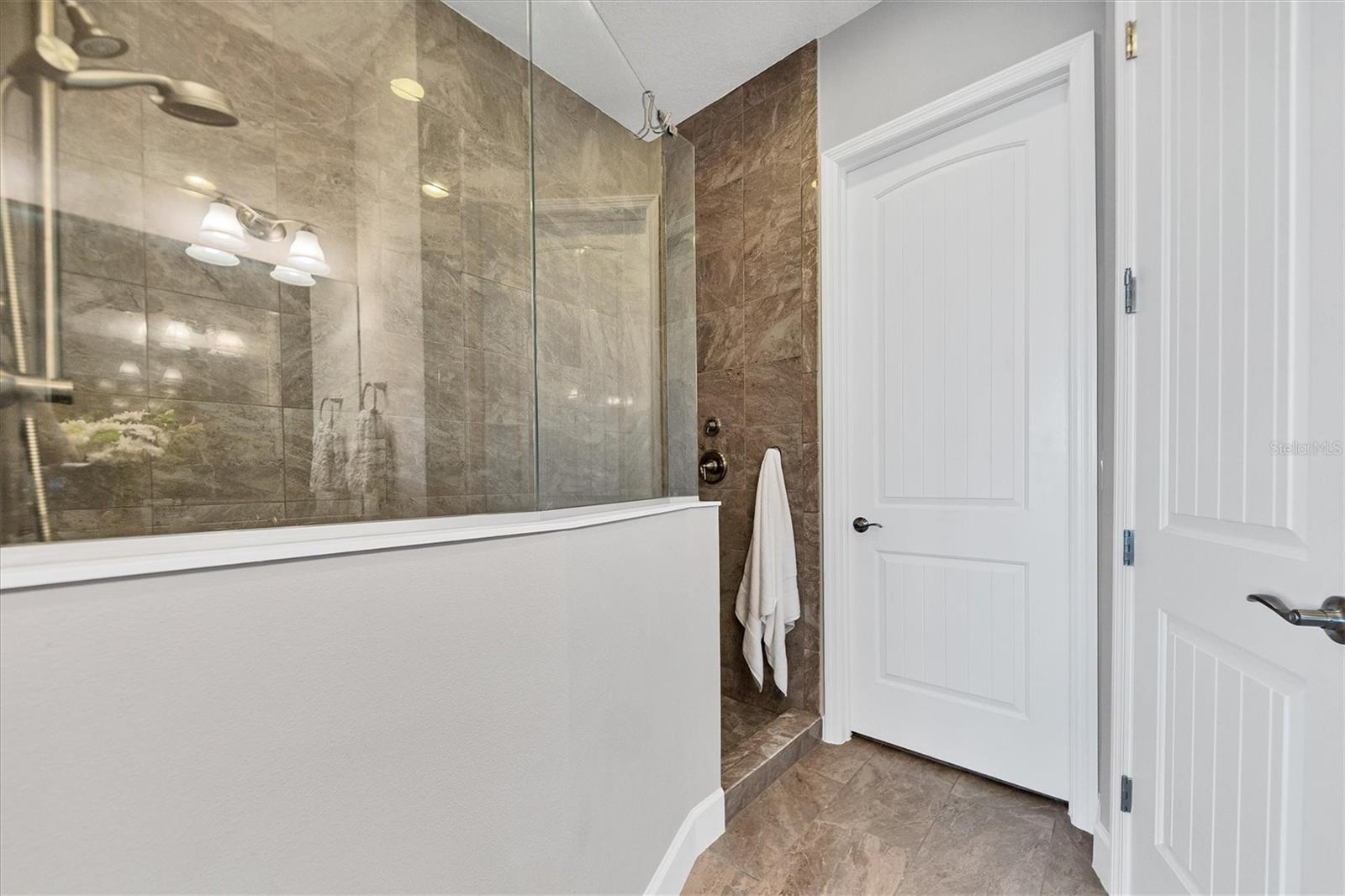 Image 29 of 91 For 295 Compass Point Drive 201