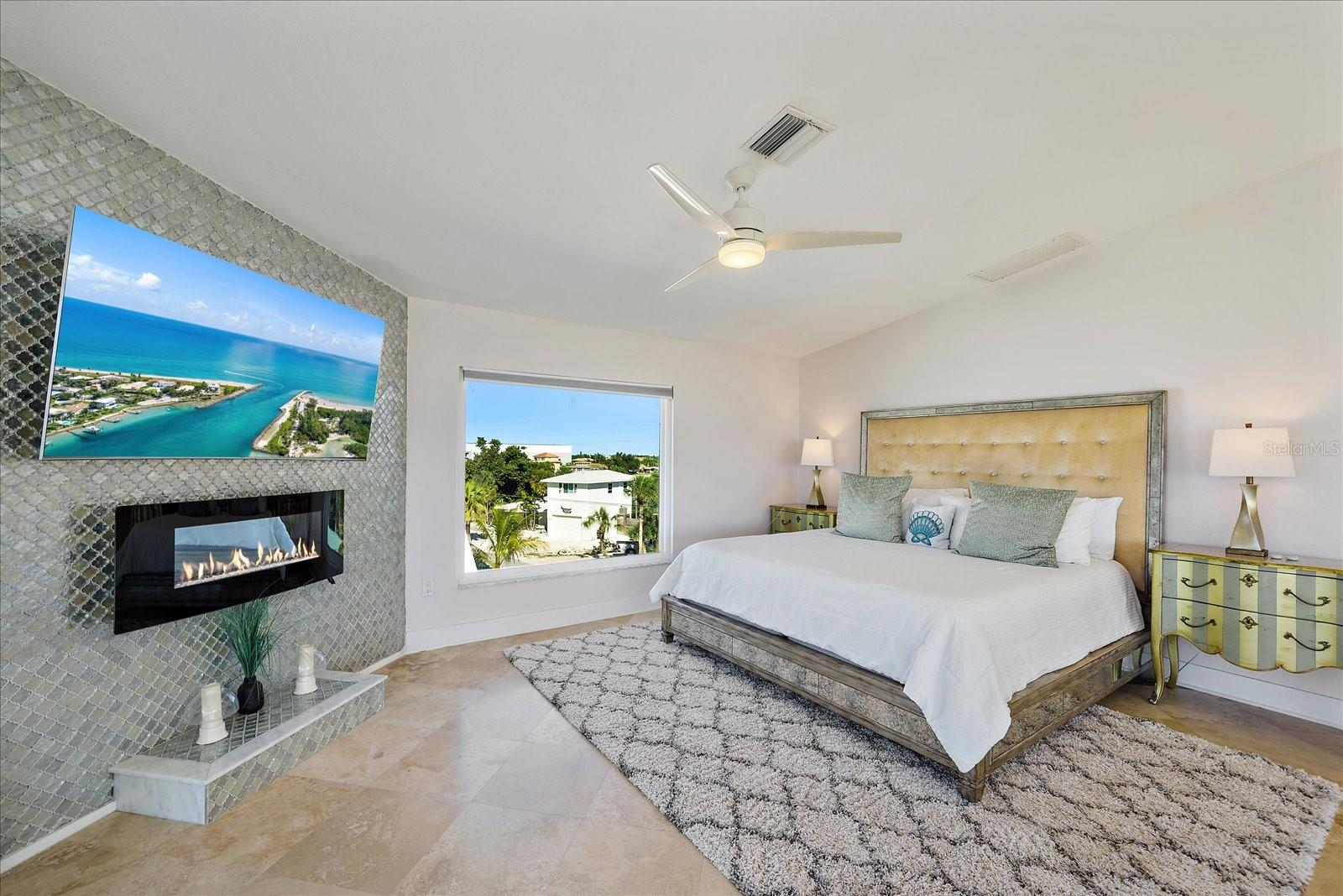 Image 26 of 75 For 412 Casey Key Road