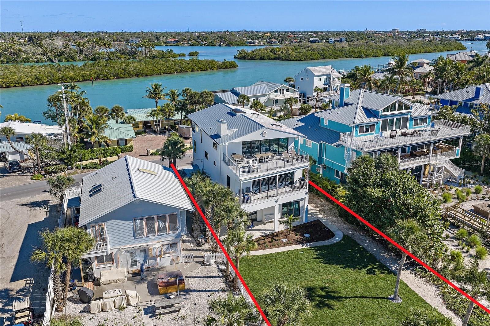 Image 4 of 75 For 412 Casey Key Road