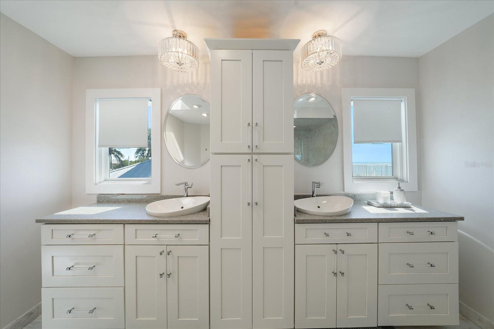 Image 41 of 75 For 412 Casey Key Road