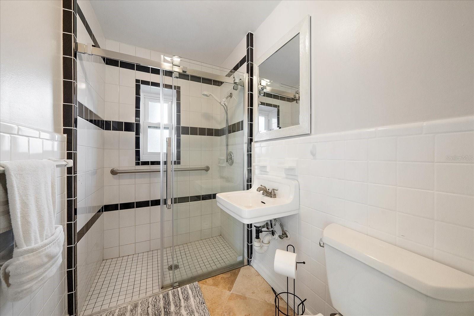 Image 55 of 75 For 412 Casey Key Road