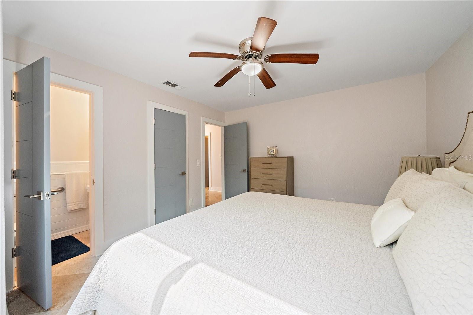 Image 59 of 75 For 412 Casey Key Road