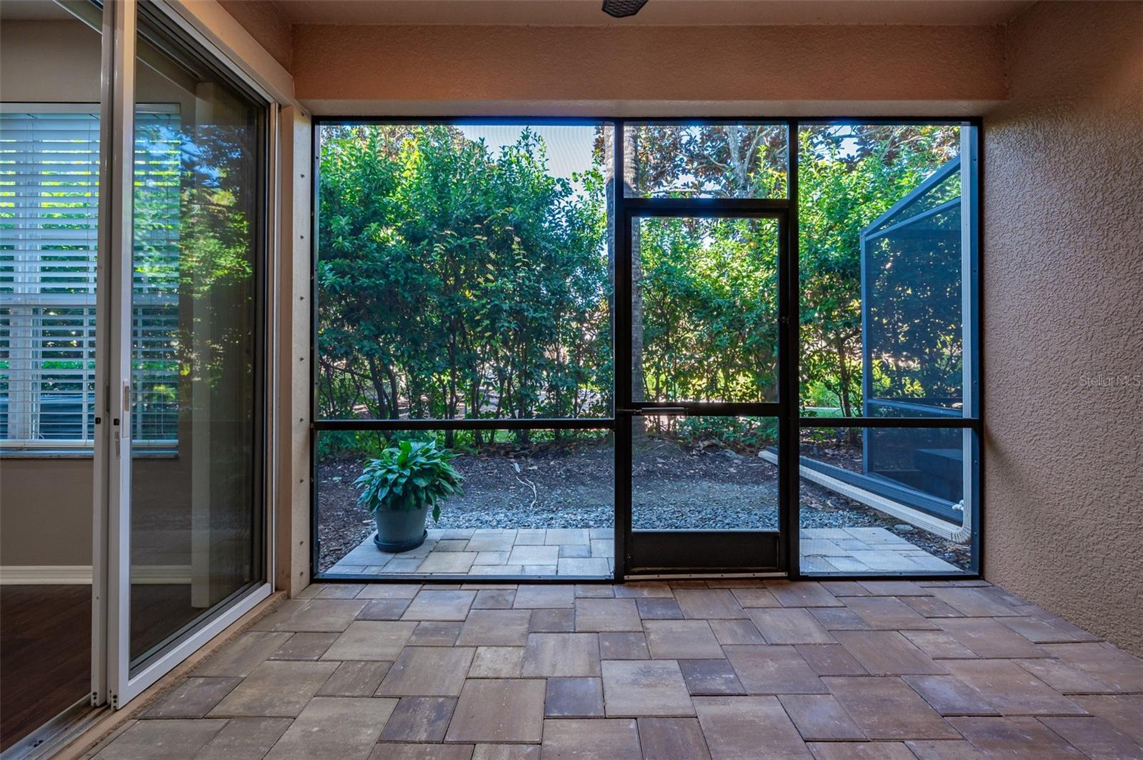 Image 32 of 48 For 5543 Napa Drive