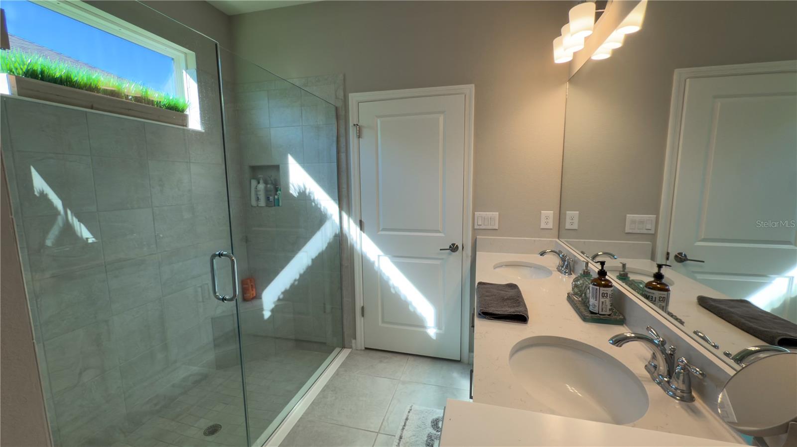 Image 13 of 29 For 15285 Shady Palms Lane