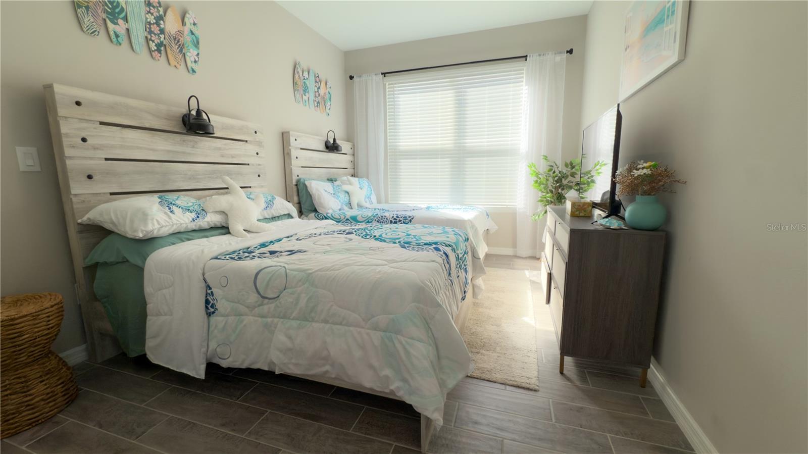 Image 20 of 29 For 15285 Shady Palms Lane