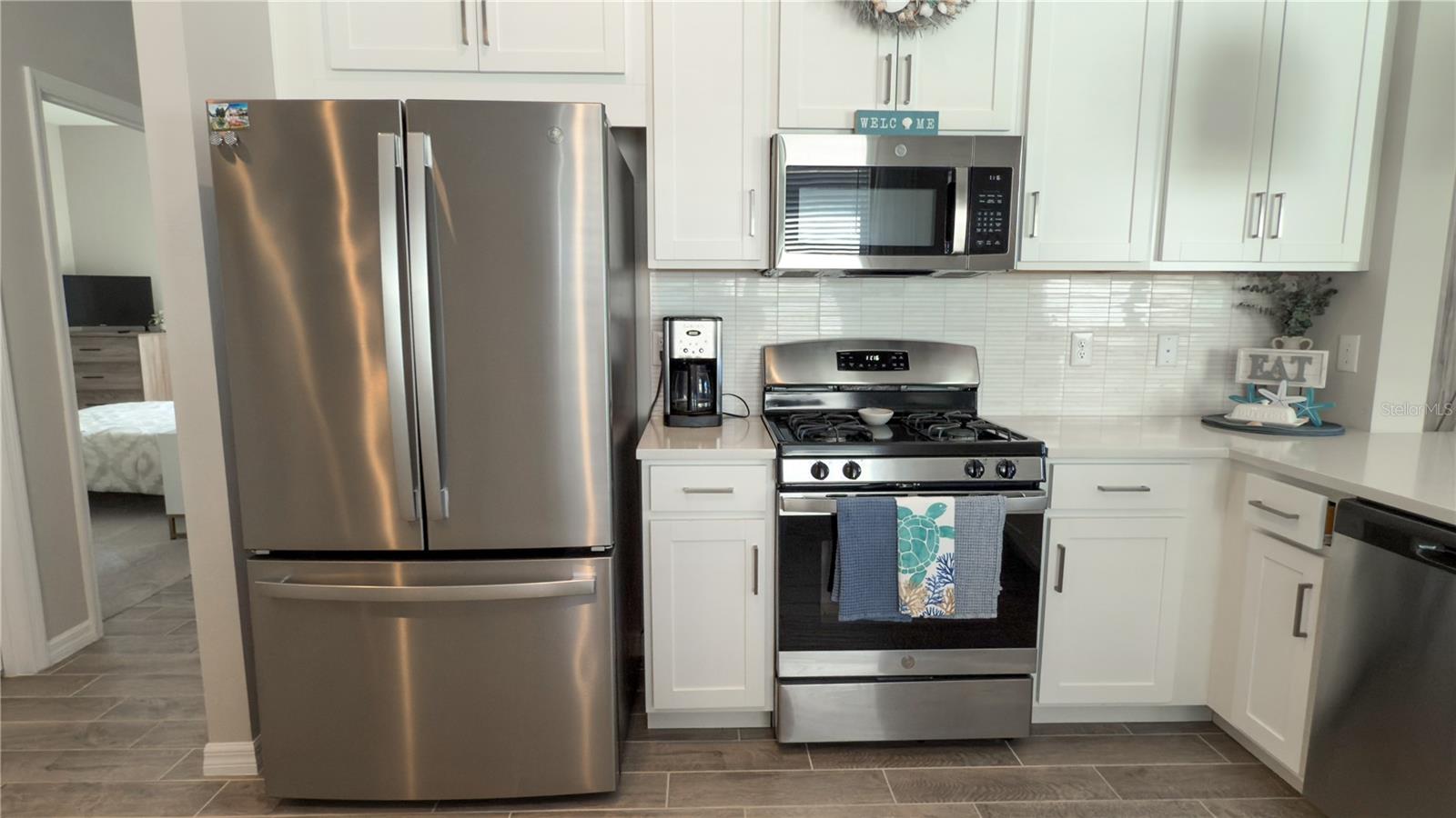 Image 6 of 29 For 15285 Shady Palms Lane