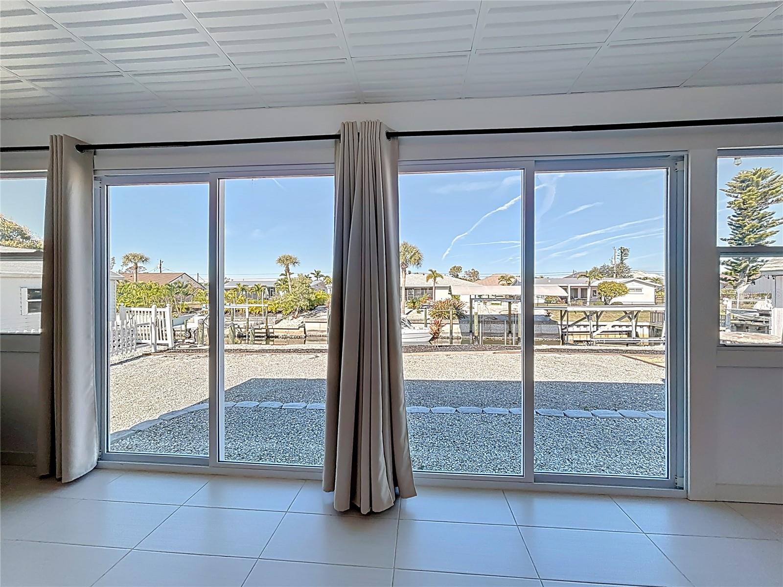 Image 10 of 55 For 1046 Lee Street