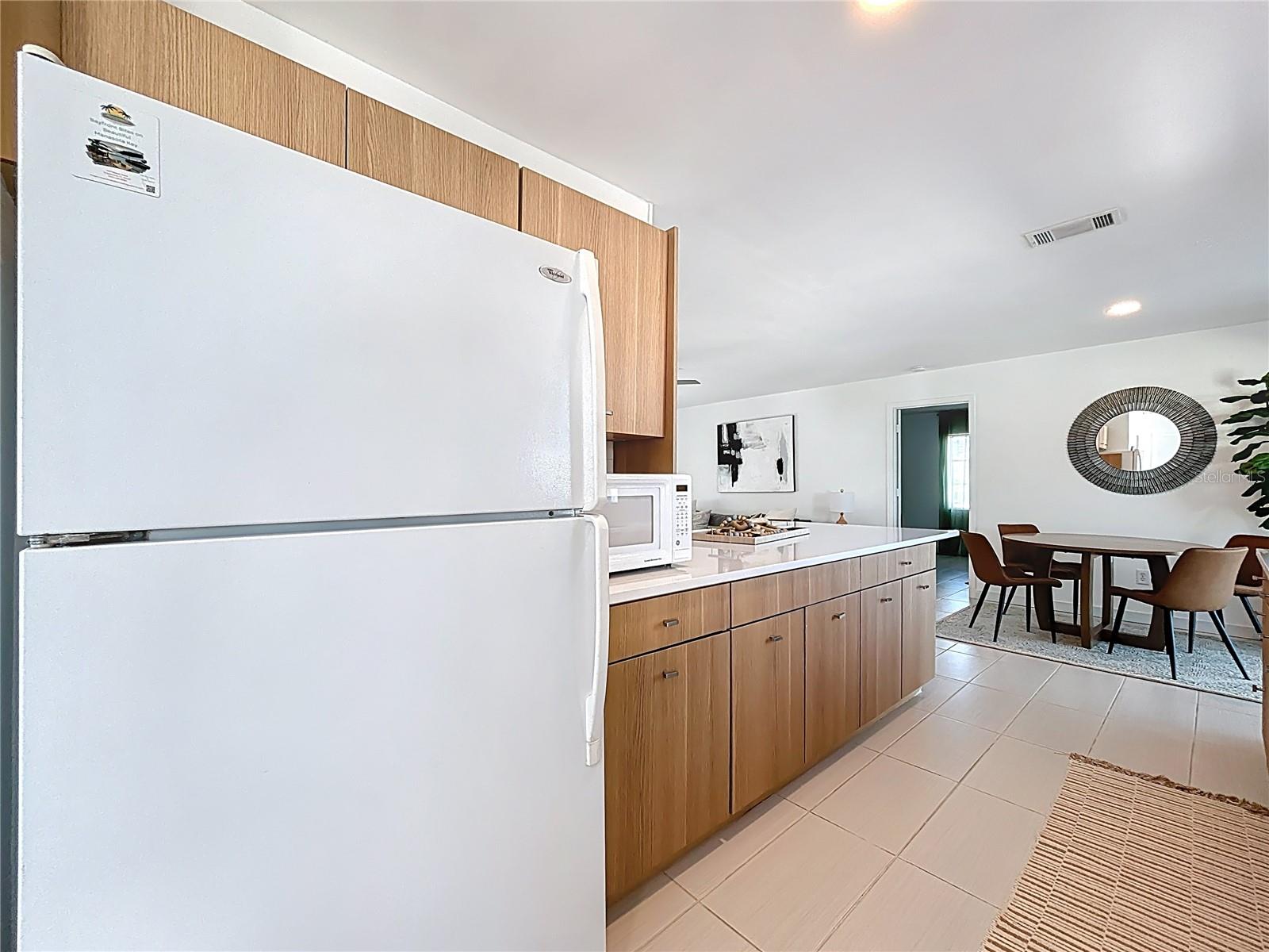 Image 18 of 55 For 1046 Lee Street