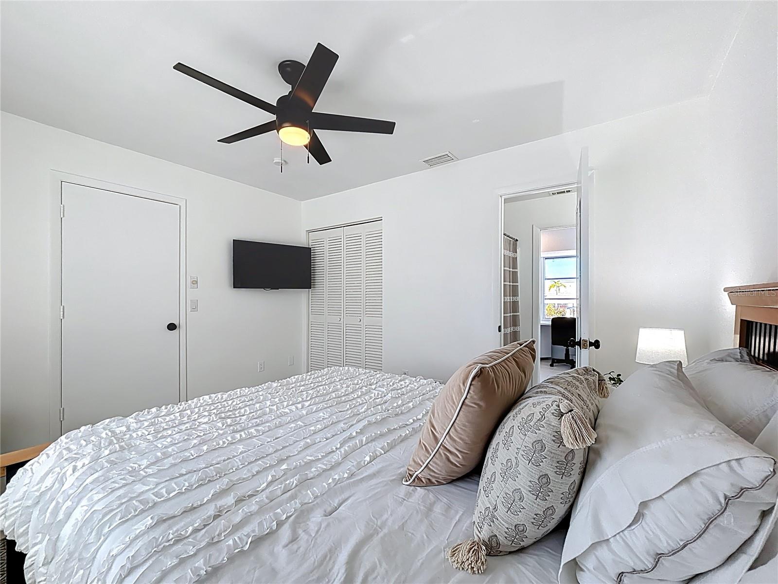 Image 31 of 55 For 1046 Lee Street